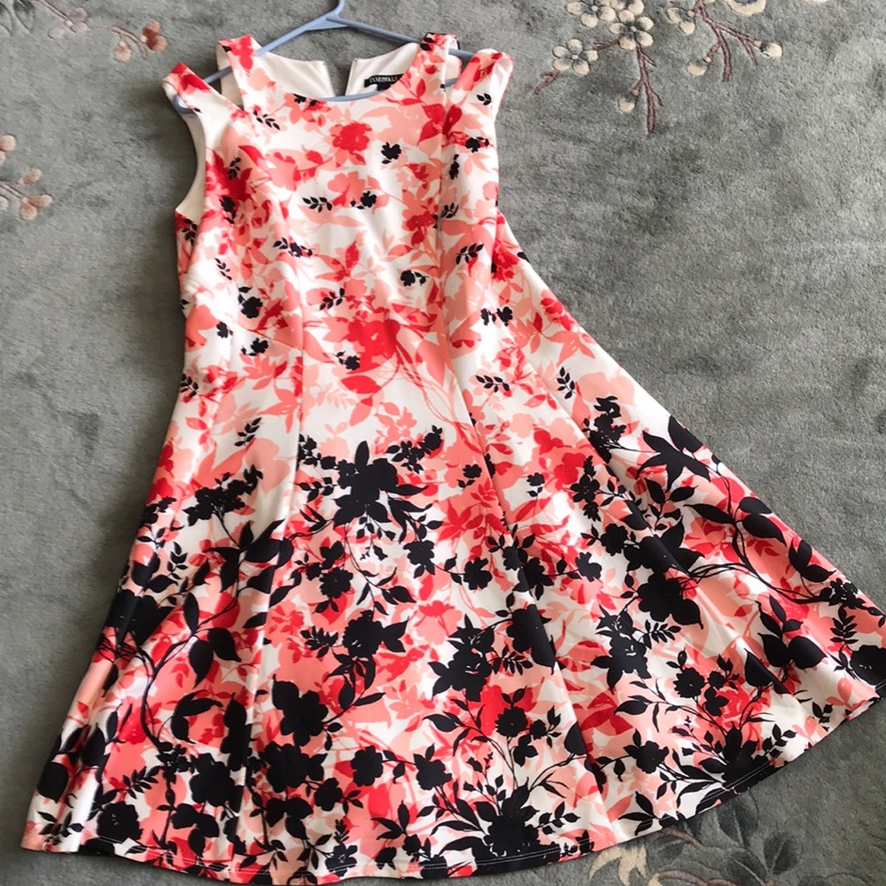 Floral women’s strapless dress